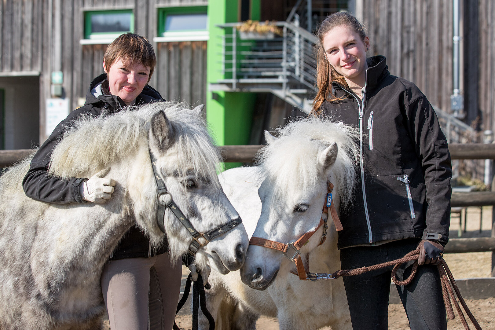 Kinder mit Ponys